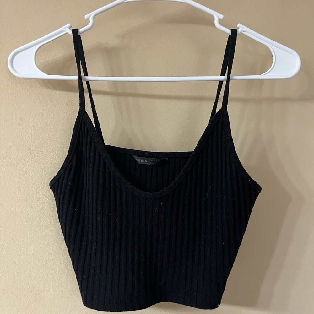 Black cropped tank top
